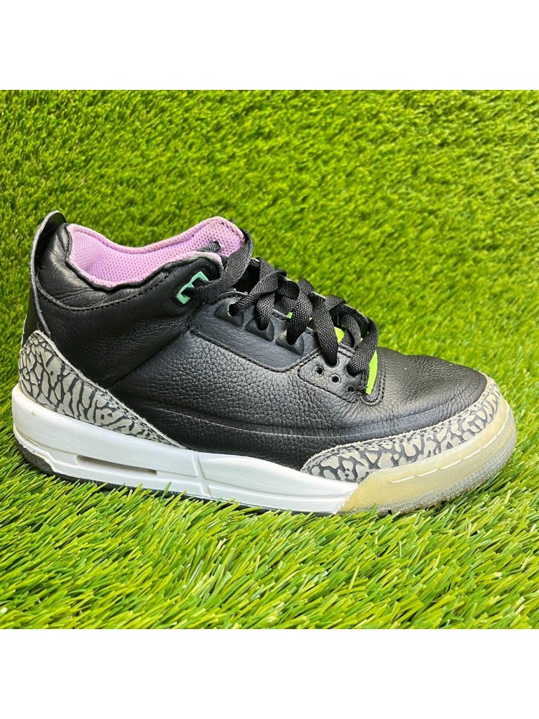 Nike Air Jordan 3 Retro Boys Size 5.5y Black Athletic Basketball Shoes Sneakers